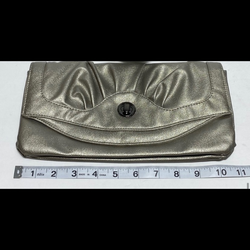 4/$25 Style & Company Silver Metallic hand Clutch